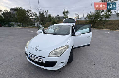 Хэтчбек Renault Megane 2010 в 