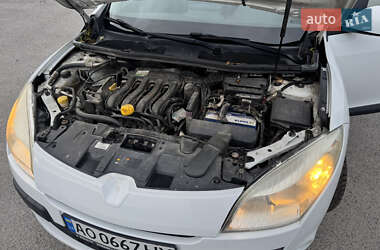 Хэтчбек Renault Megane 2010 в 