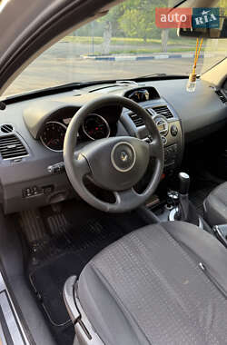 Хетчбек Renault Megane 2006 в 