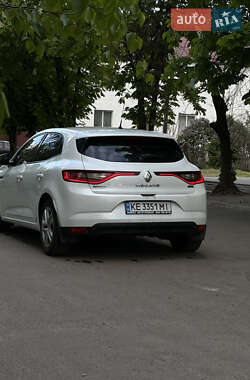 Хетчбек Renault Megane 2016 в 