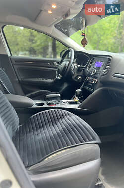 Хетчбек Renault Megane 2016 в 