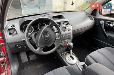 Хетчбек Renault Megane 2005 в 
