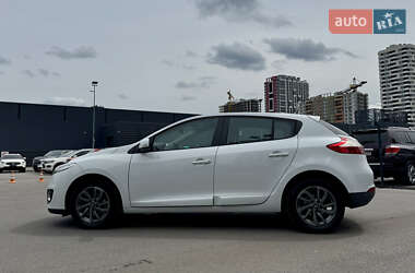 Хэтчбек Renault Megane 2012 в 