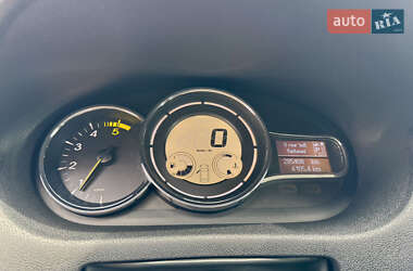 Хэтчбек Renault Megane 2012 в 