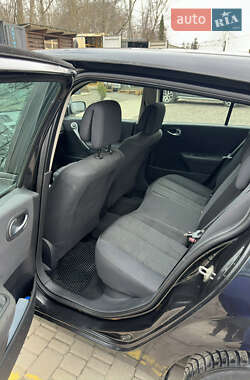 Хетчбек Renault Megane 2006 в 