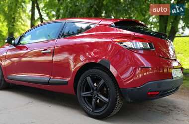 Купе Renault Megane 2010 в 