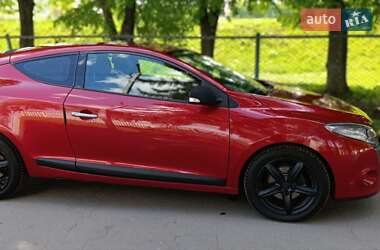 Купе Renault Megane 2010 в 