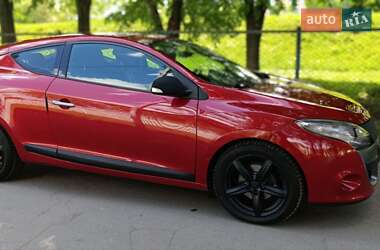Купе Renault Megane 2010 в 