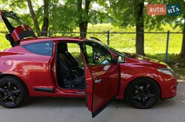 Купе Renault Megane 2010 в 