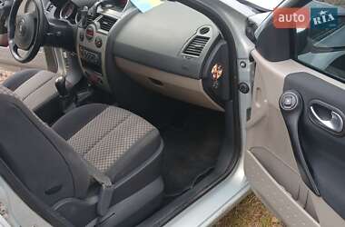 Хэтчбек Renault Megane 2003 в 
