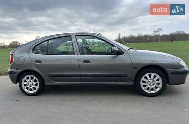 Хэтчбек Renault Megane 1999 в 