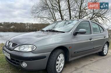 Хэтчбек Renault Megane 1999 в 