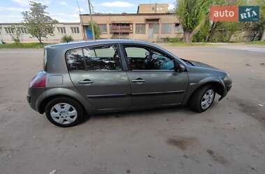 Хэтчбек Renault Megane 2003 в 