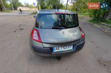 Хэтчбек Renault Megane 2003 в 