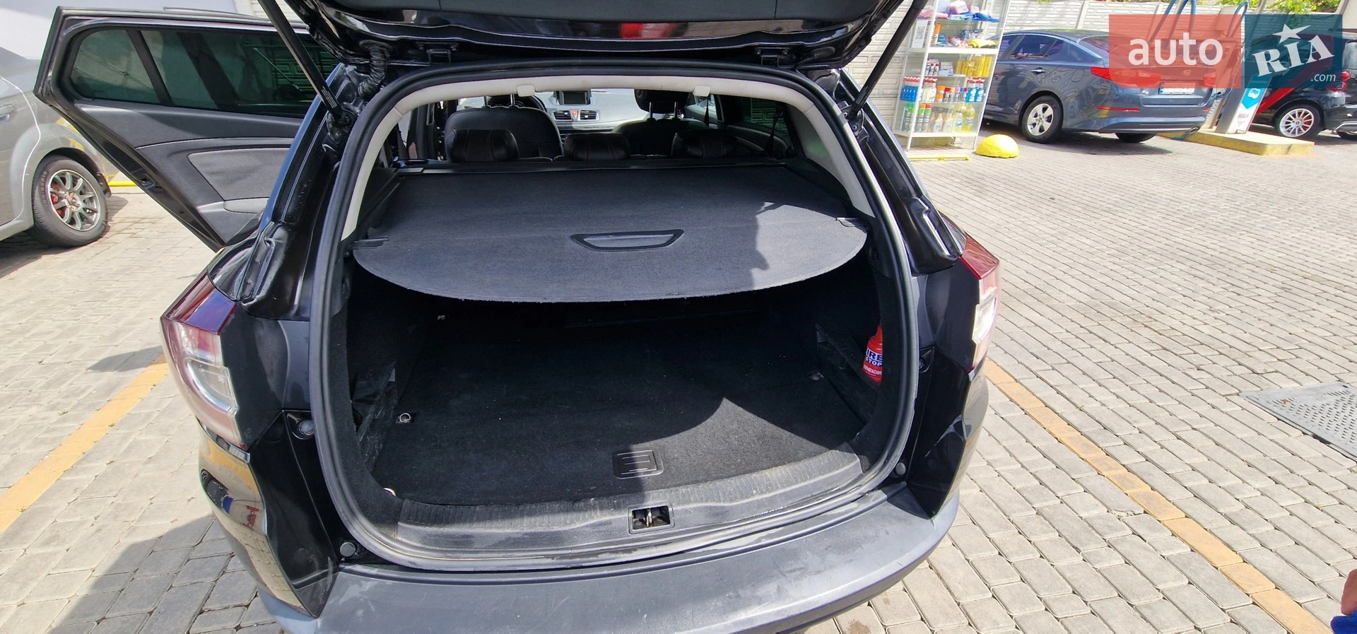 2010 Renault Megane - мініатюра 11