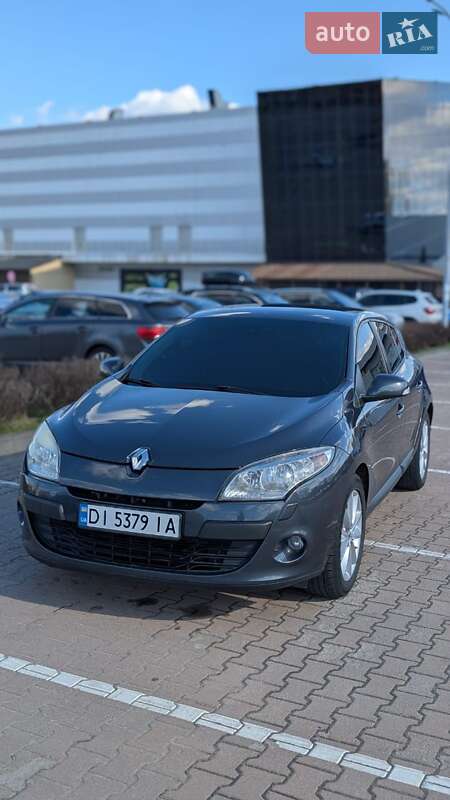 Хэтчбек Renault Megane 2010 в 