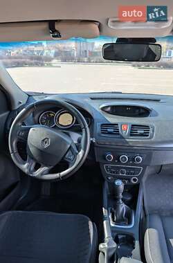 Хэтчбек Renault Megane 2010 в 