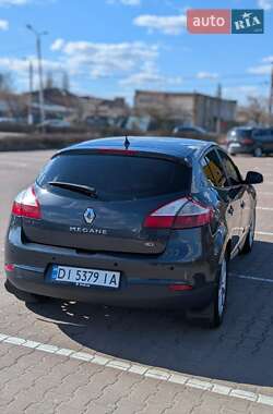 Хэтчбек Renault Megane 2010 в 