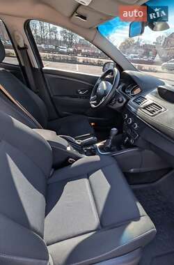 Хэтчбек Renault Megane 2010 в 