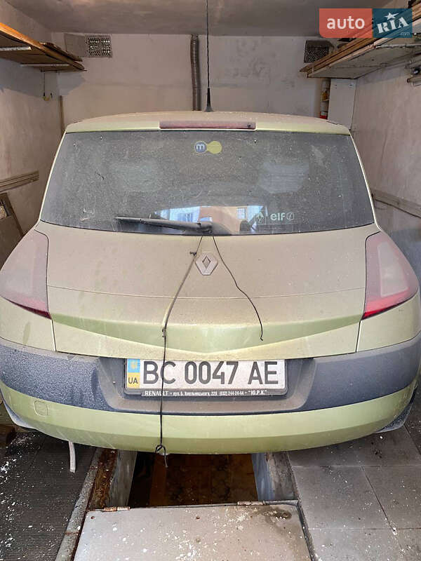 Хэтчбек Renault Megane 2004 в 
