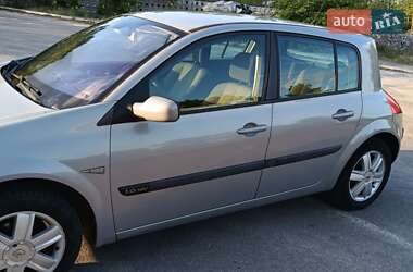 Хетчбек Renault Megane 2004 в 
