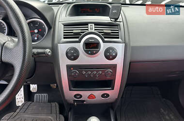 Кабриолет Renault Megane 2005 в 