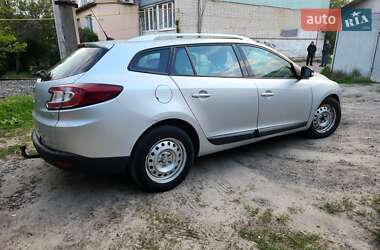 Хетчбек Renault Megane 2011 в 