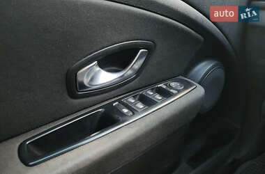 Хетчбек Renault Megane 2011 в 