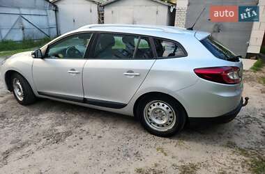 Хетчбек Renault Megane 2011 в 