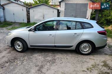 Хетчбек Renault Megane 2011 в 