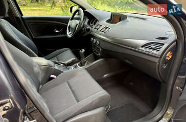 Хетчбек Renault Megane 2011 в 
