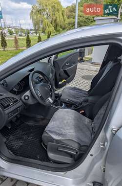Хэтчбек Renault Megane 2012 в 