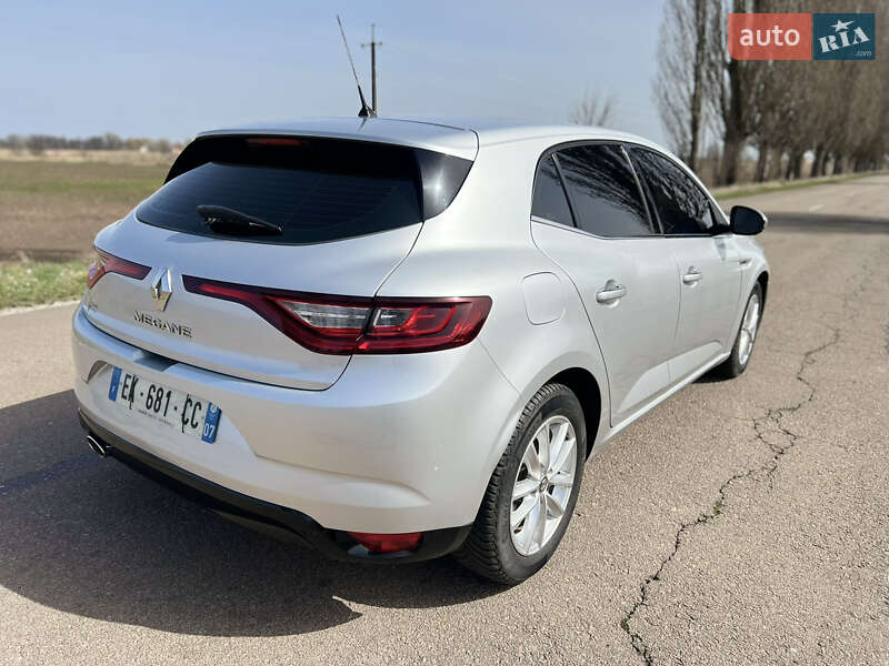 Хэтчбек Renault Megane 2016 в Киеве