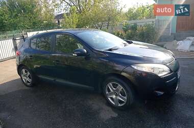 Хетчбек Renault Megane 2010 в 