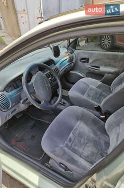 Седан Renault Megane 1999 в 