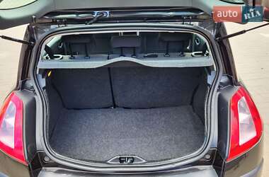 Хетчбек Renault Megane 2006 в 