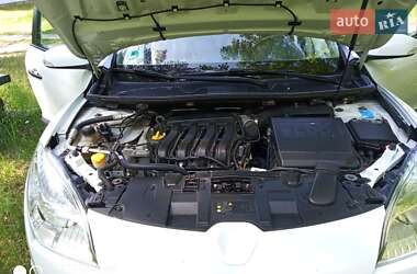 Хетчбек Renault Megane 2009 в  фото 3 Хетчбек Renault Megane 2009 в