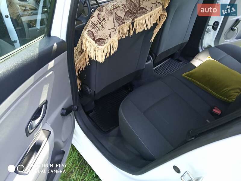 Хэтчбек Renault Megane 2009 в Гадяче фото 7 Хэтчбек Renault Megane 2009 в Гадяче