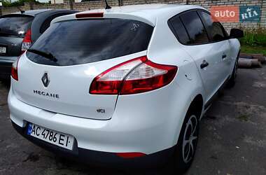 Хэтчбек Renault Megane 2011 в 