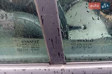 Хэтчбек Renault Megane 2004 в 