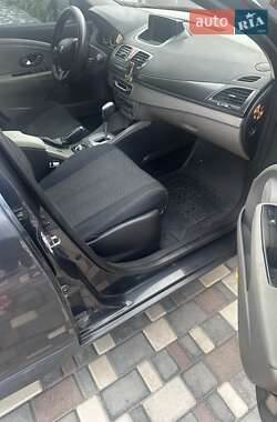 Хетчбек Renault Megane 2010 в 