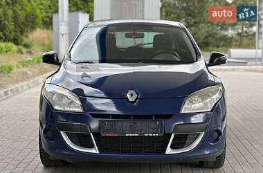 Хетчбек Renault Megane 2010 в 