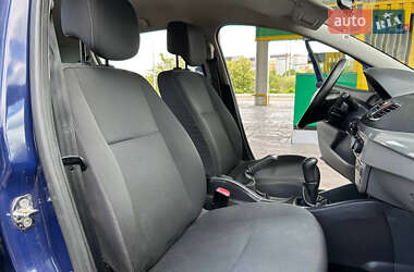 Хетчбек Renault Megane 2010 в 