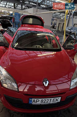 Хэтчбек Renault Megane 2011 в 