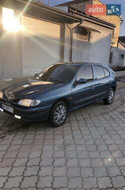 Хэтчбек Renault Megane 1997 в 