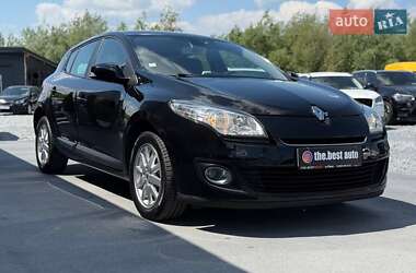 Хэтчбек Renault Megane 2012 в 