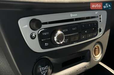 Хэтчбек Renault Megane 2012 в 
