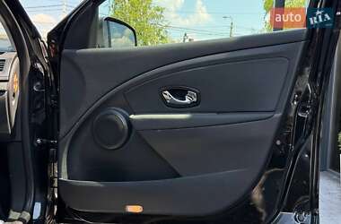 Хэтчбек Renault Megane 2012 в 