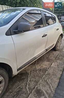 Хэтчбек Renault Megane 2012 в 