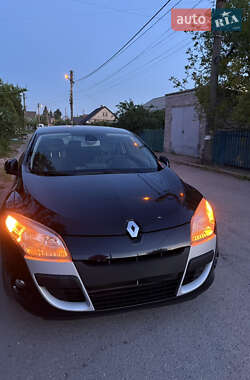 Купе Renault Megane 2011 в 